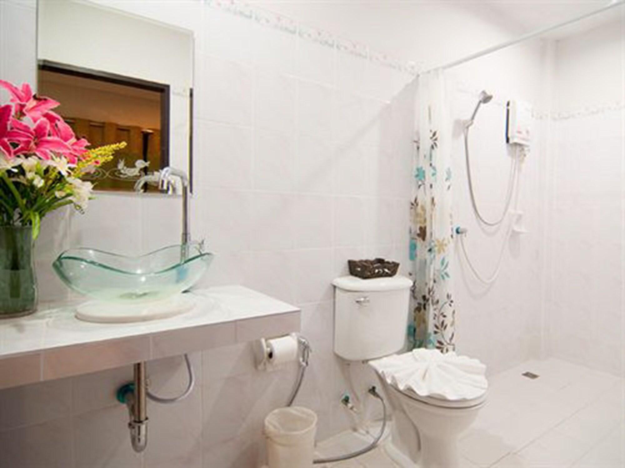Hotel Ascot Krabi Ao Nang Esterno foto