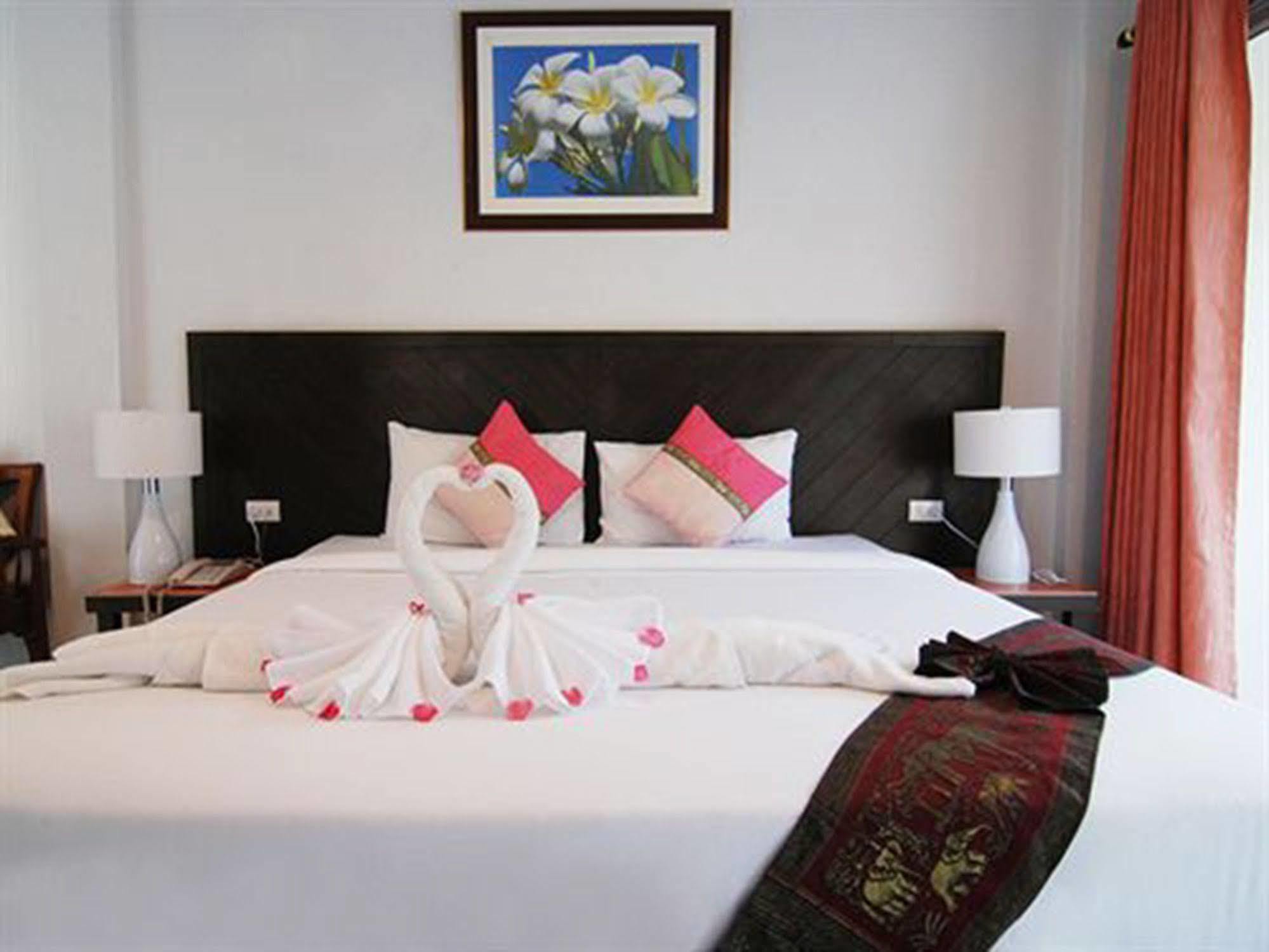 Hotel Ascot Krabi Ao Nang Esterno foto